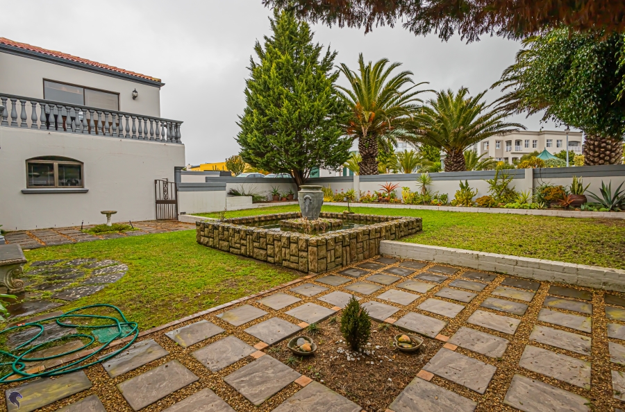 4 Bedroom Property for Sale in Myburgh Park Western Cape